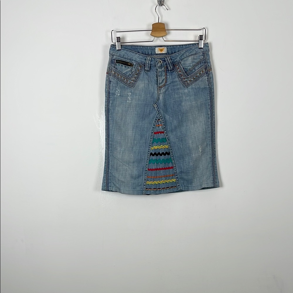 Antik Denim Womens 28 Boho Embroidered 5 Pocket Skirt with Colorful Patterns
